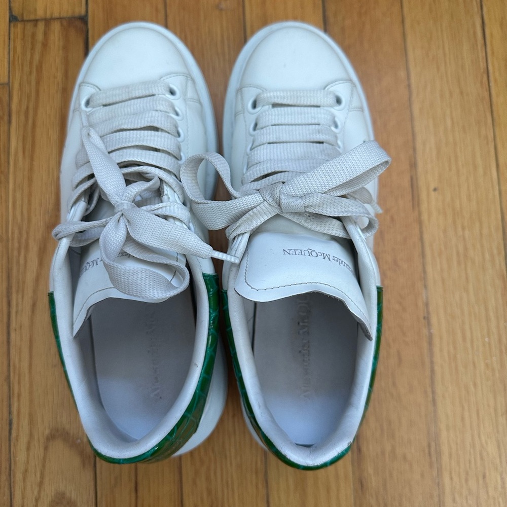 Alexander McQueen Oversized Sneakers
White & Green Croc-Print Leather Size 37.5 - Picture 14 of 16